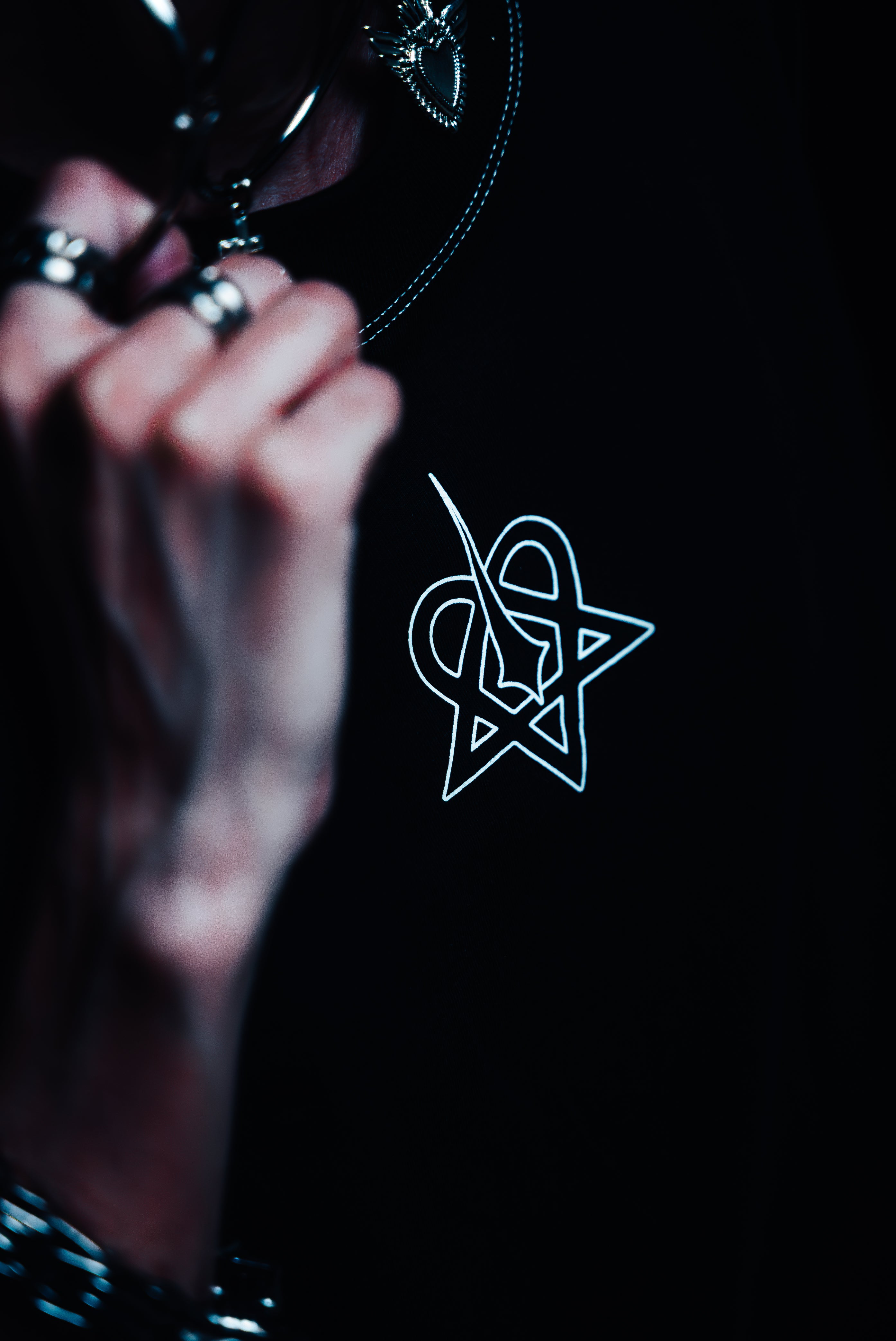 T-SHIRT HEARTAGRAM